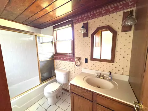 Bath - 1504 S State, Applegate, MI 48401 photo 1 of 2