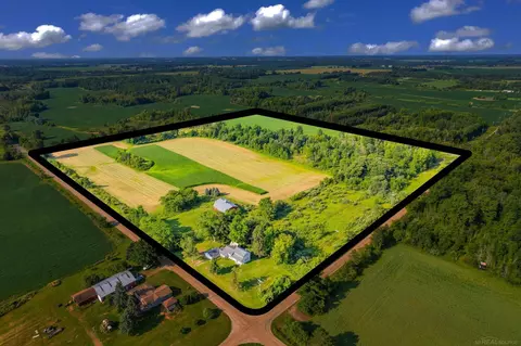 View/Area - 1504 S State, Applegate, MI 48401 photo 1 of 14