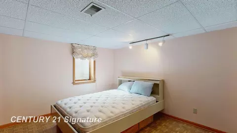 Bedroom - 824 Gerald, Flushing, MI 48433 photo 3 of 4
