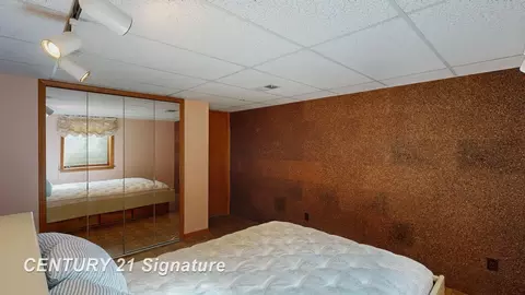 Bedroom - 824 Gerald, Flushing, MI 48433 photo 4 of 4