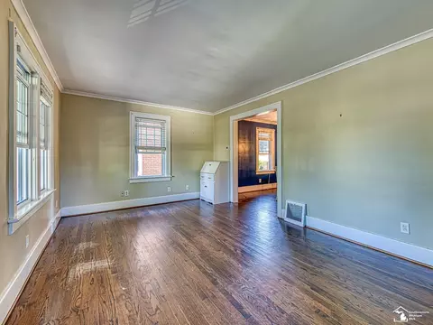 Living - 608 Scottwood, Monroe, MI 48162 photo 3 of 4