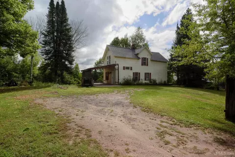 7992 Hubbard, Ramsay, MI 49959