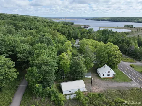 50015 50027 Highway M26, Hubbell, MI 49934
