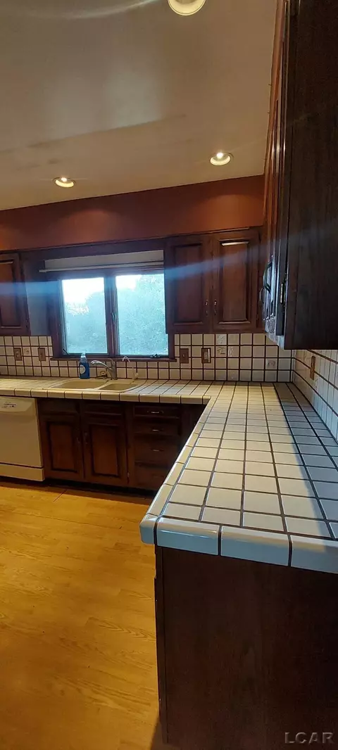 Kitchen - 9875 Stoddard, Adrian, MI 49221 photo 6 of 8