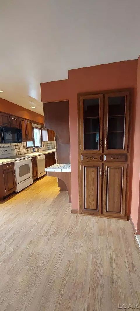 Kitchen - 9875 Stoddard, Adrian, MI 49221 photo 8 of 8