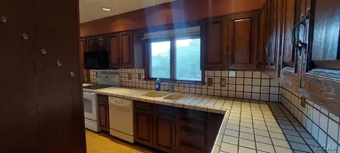 Kitchen - 9875 Stoddard, Adrian, MI 49221 photo 7 of 8
