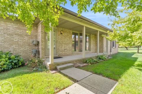 49227 Norristown #336, Shelby Township, MI 48315