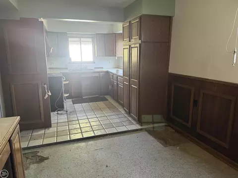 Kitchen - 21121 Cunningham, Warren, MI 48091 photo 4 of 4