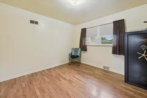 Bedroom - 6002 S State, Bancroft, MI 48414 photo 6 of 7