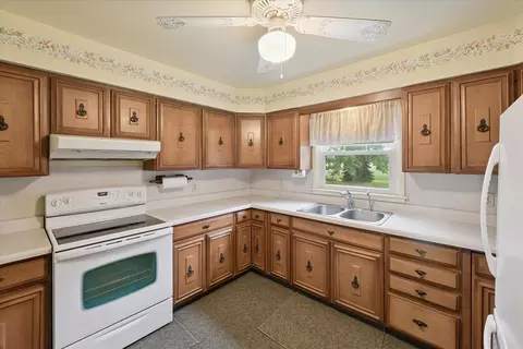 Kitchen - 6002 S State, Bancroft, MI 48414 photo 4 of 5