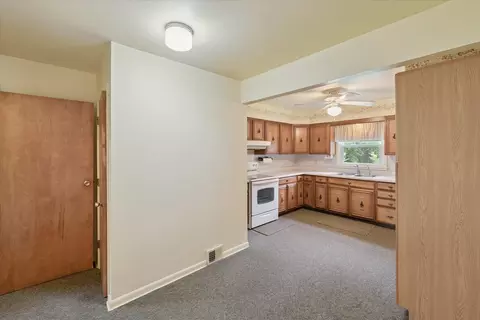 Entry Way - 6002 S State, Bancroft, MI 48414 photo 2 of 2