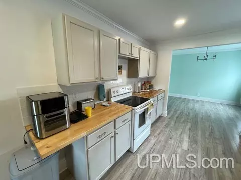Kitchen - 623 E, Iron Mountain, MI 49801 photo 2 of 3