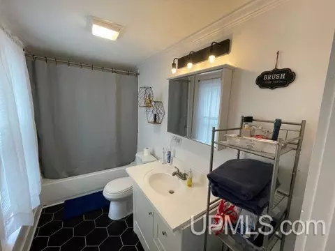 Bath - 623 E, Iron Mountain, MI 49801 photo 1 of 3