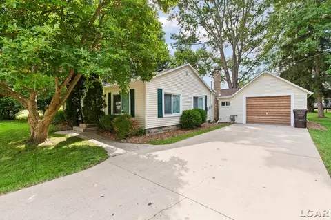 4113 Seneca St, Weston, MI 49289