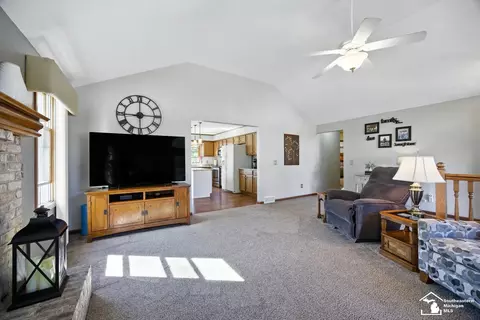 1087 Eagle, Temperance, MI 48182 photo 13