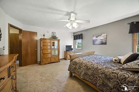 1087 Eagle, Temperance, MI 48182 photo 17