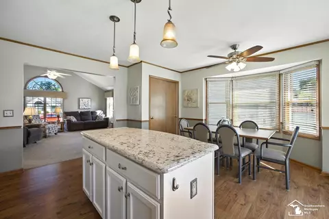 1087 Eagle, Temperance, MI 48182 photo 8