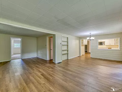 Living - 8706 Abbey, Jackson, MI 49201 photo 3 of 4