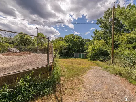 Exterior - 8706 Abbey, Jackson, MI 49201 photo 12 of 15