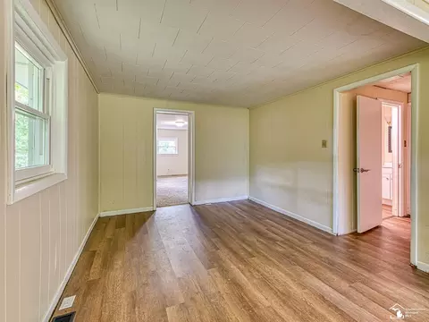 Living - 8706 Abbey, Jackson, MI 49201 photo 4 of 4