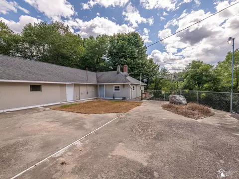Exterior - 8706 Abbey, Jackson, MI 49201 photo 7 of 15