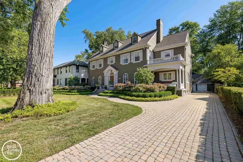 1012 Kensington, Grosse Pointe Park, MI 48230