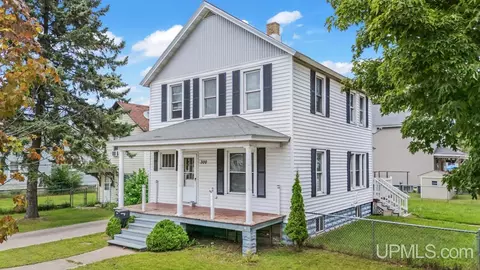 300 N 13th, Escanaba, MI 49829