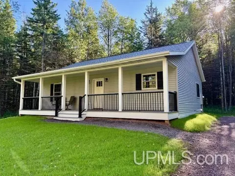 1007 Colby Hl, Bessemer, MI 49911