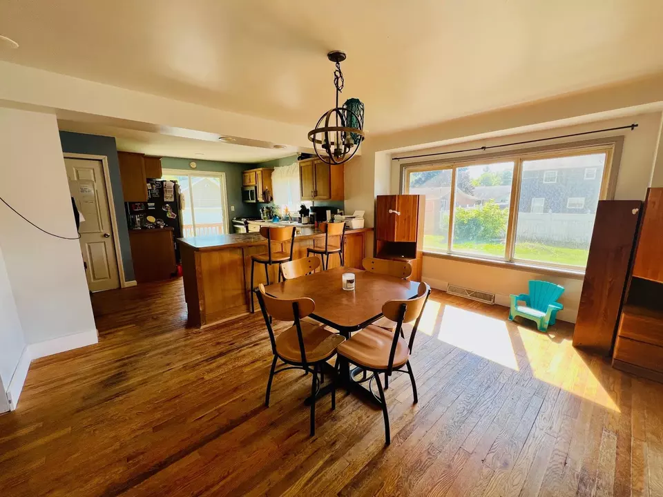 Dining - 1278 N N Pne, Essexville, MI 48732 photo 1 of 1