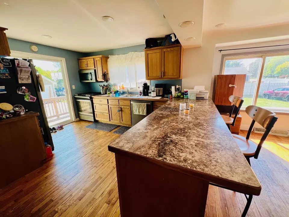 Kitchen - 1278 N N Pne, Essexville, MI 48732 photo 2 of 3