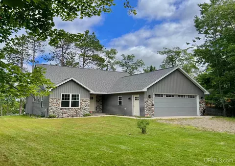 w12654 Eagle Lake Lane, Crivitz, WI 54114