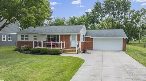 862 Hannah, Troy, MI 48085
