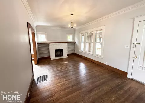 Living - 800 E Main, Owosso, MI 48867 photo 1 of 7