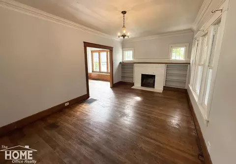Living - 800 E Main, Owosso, MI 48867 photo 2 of 7