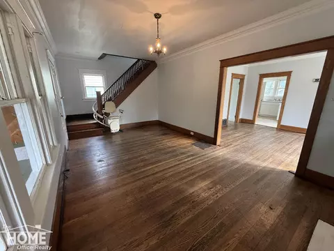 Living - 800 E Main, Owosso, MI 48867 photo 3 of 7