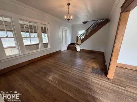 Living - 800 E Main, Owosso, MI 48867 photo 7 of 7