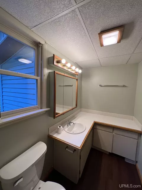 Bath - 214 Hickory, Munising, MI 49862 photo 2 of 3