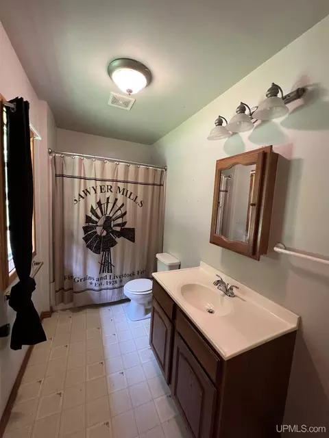 Bath - 214 Hickory, Munising, MI 49862 photo 3 of 3