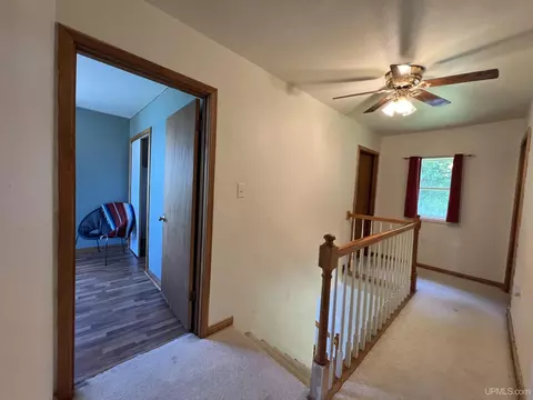 Entry Way - 214 Hickory, Munising, MI 49862 photo 2 of 2