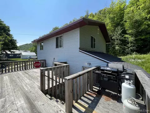 Exterior - 214 Hickory, Munising, MI 49862 photo 2 of 4
