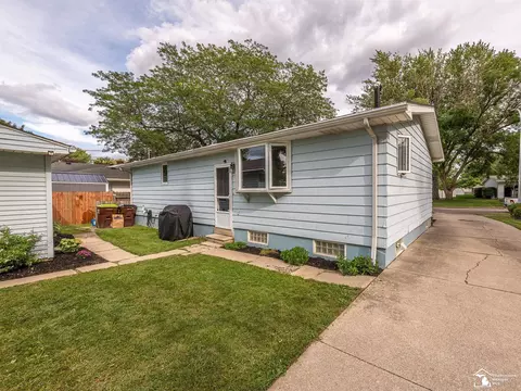 Exterior - 255 Crampton, Monroe, MI 48162 photo 5 of 14