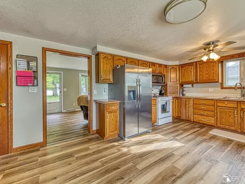 Kitchen - 255 Crampton, Monroe, MI 48162 photo 2 of 2
