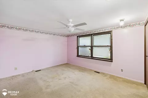 Bedroom - 6426 Bonnie, Flushing, MI 48433 photo 1 of 5