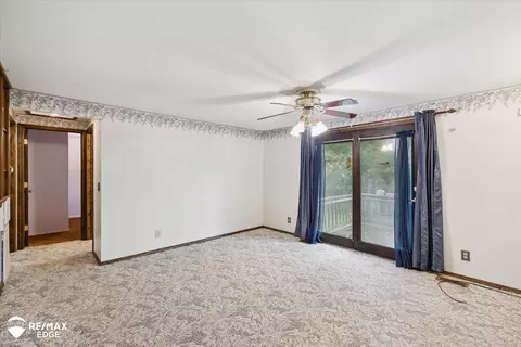 Living - 6426 Bonnie, Flushing, MI 48433 photo 3 of 4