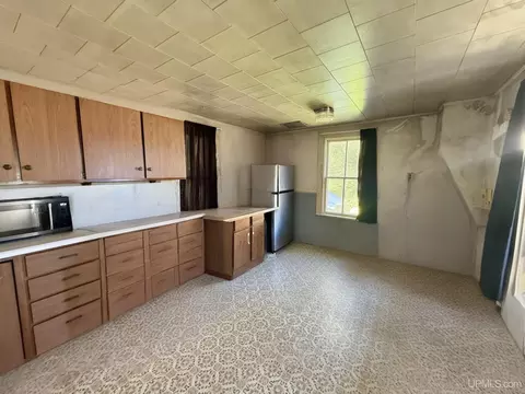 Kitchen - n1736 Spring Street, Vulcan, MI 49892 photo 2 of 2