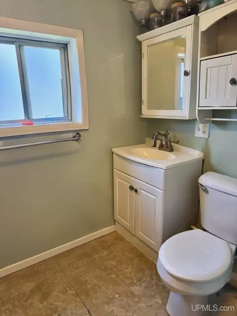 Bath - n1736 Spring Street, Vulcan, MI 49892 photo 2 of 3