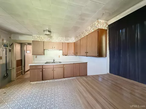 Kitchen - n1736 Spring Street, Vulcan, MI 49892 photo 1 of 2