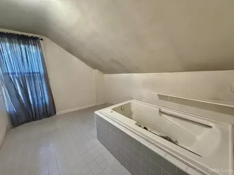 Bath - n1736 Spring Street, Vulcan, MI 49892 photo 3 of 3