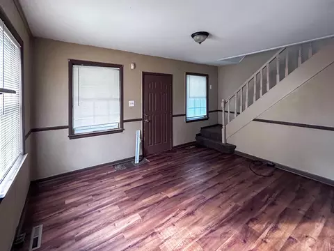 Living - 854 Perry, Flint, MI 48504 photo 2 of 3