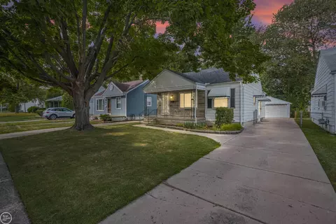 19141 Woodcrest, Harper Woods, MI 48225